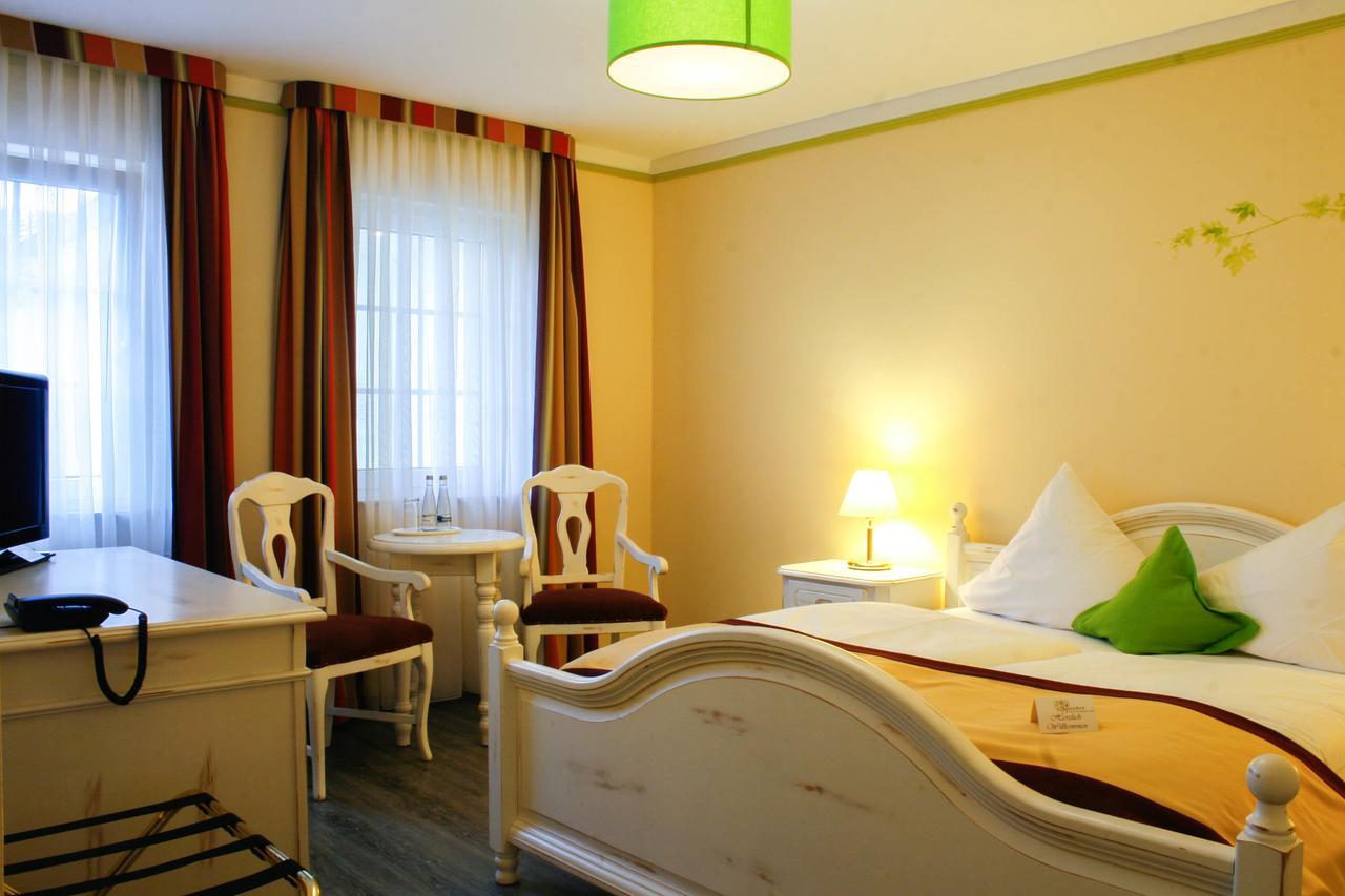 Hotel Speeter Weisenheim am Berg Zewnętrze zdjęcie